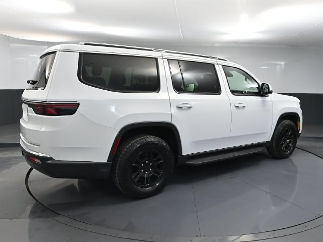 Used 2022 Jeep Wagoneer Series I w/ Convenience Group I AWD/4WD image 4