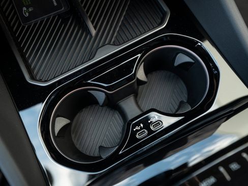 New 2026 BMW 530i xDrive w/ M Sport Package image 32