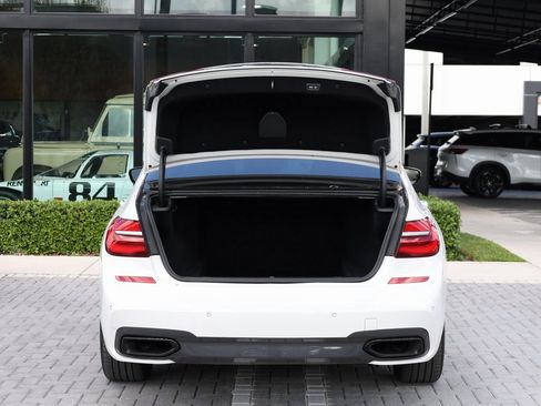 Used 2016 BMW 750i xDrive image 7