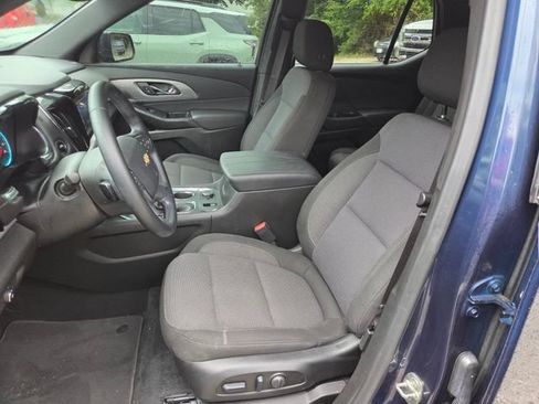 Used 2023 Chevrolet Traverse LT FWD image 10