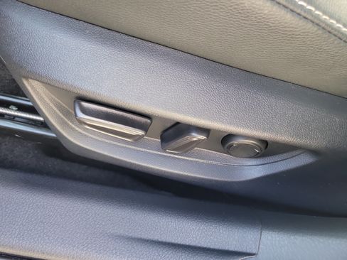 Used 2025 Toyota Camry SE FWD image 20