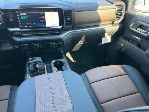 New 2026 Chevrolet Silverado 1500 High Country AWD/4WD image 18