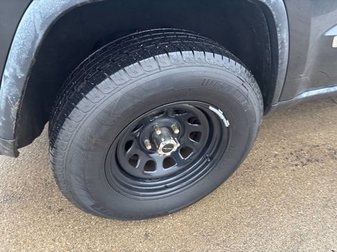 Used 2011 Jeep Grand Cherokee Laredo image 10