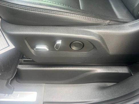 Used 2022 GMC Yukon Denali RWD image 18