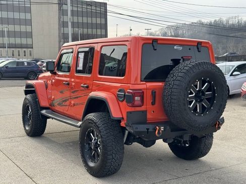 Used 2018 Jeep Wrangler Unlimited Sahara w/ Safety Group image 3