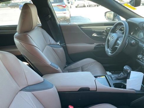 Used 2023 Lexus ES 350 Ultra Luxury w/ Accessory Package (Z2) FWD image 8