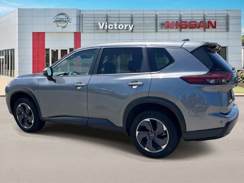 Used 2024 Nissan Rogue SV AWD/4WD image 6