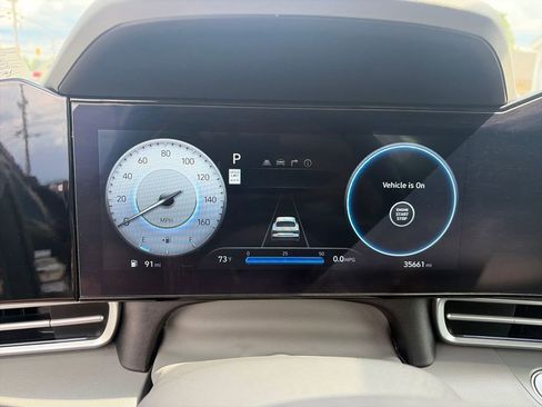 Used 2024 Hyundai Elantra SEL FWD image 16
