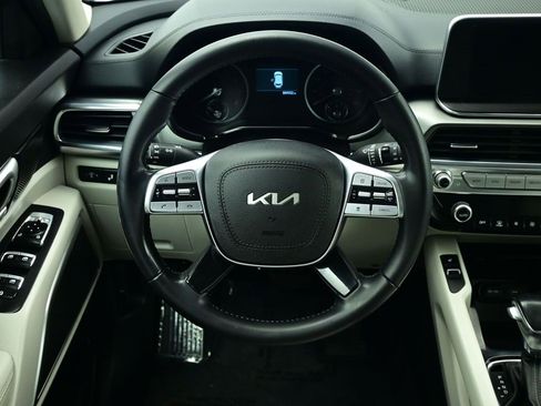 Used 2022 Kia Telluride S image 3