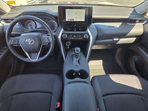 Used 2023 Toyota Venza LE AWD/4WD image 13