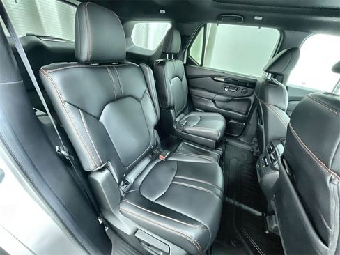 Used 2025 Honda Pilot TrailSport image 31