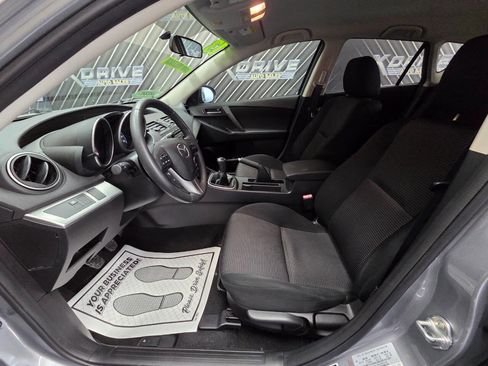 Used 2013 MAZDA MAZDA3 i Touring image 17