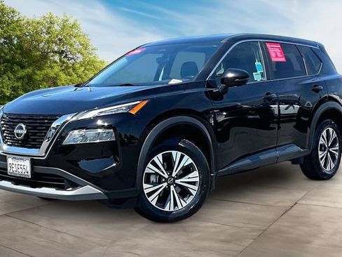 Certified 2023 Nissan Rogue SV FWD image 3