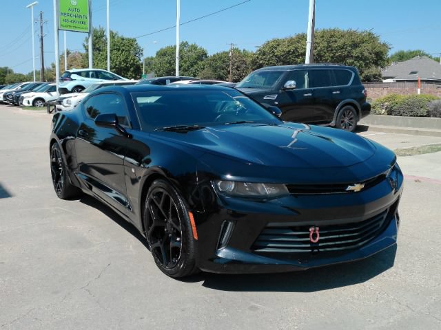 Used 2017 Chevrolet Camaro LT RWD image 4