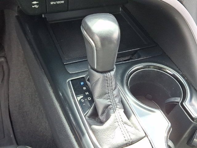 Used 2019 Toyota Camry SE FWD image 11