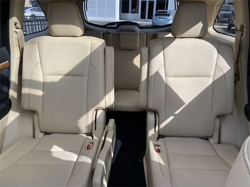 Used 2019 Toyota Highlander Limited Platinum image 32