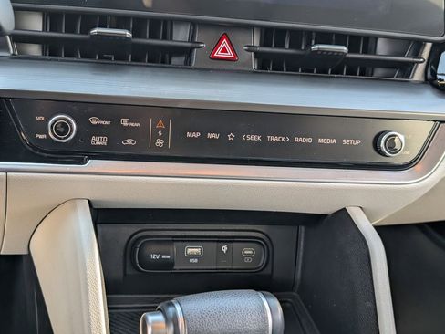 Used 2024 Kia Sportage EX image 15