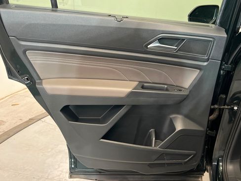 Used 2021 Volkswagen Atlas SE w/ Panoramic Sunroof Package AWD/4WD image 19