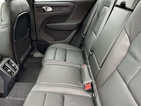 New 2026 Volvo XC40 B4 Core w/ Climate Package image 19