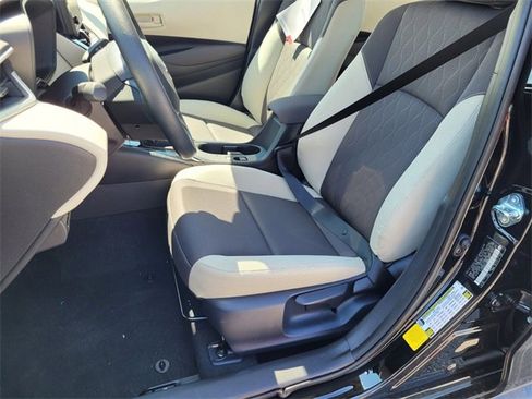 Used 2025 Toyota Corolla LE image 14