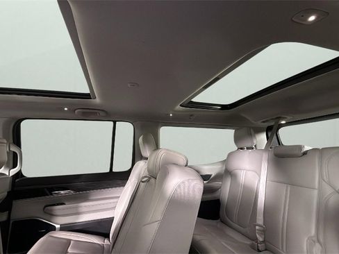 Used 2022 Jeep Wagoneer Series II w/ Premium Group I image 29