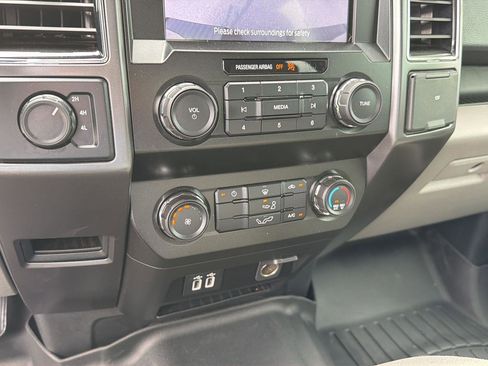 Used 2020 Ford F150 XLT AWD/4WD image 25
