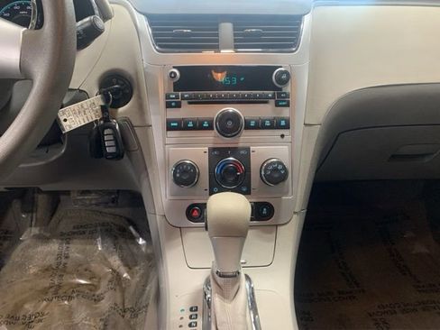 Used 2012 Chevrolet Malibu LS FWD image 9
