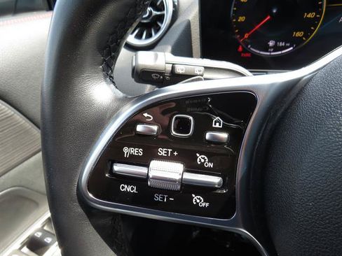 Used 2023 Mercedes-Benz GLA 250 4MATIC image 11
