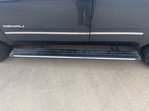 Used 2019 GMC Yukon Denali w/ Denali Ultimate Package AWD/4WD image 13