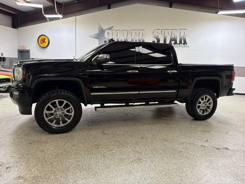 Used 2016 GMC Sierra 1500 Denali w/ Enhanced Driver Alert Package AWD/4WD image 2