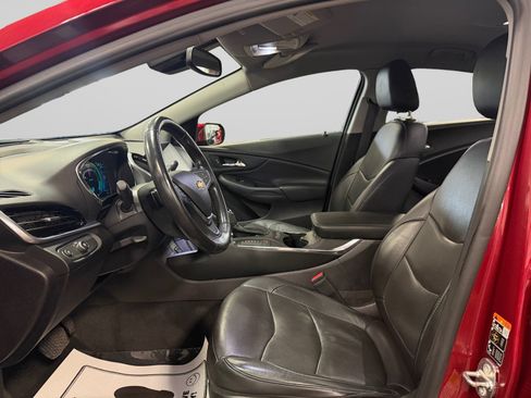 Used 2018 Chevrolet Volt Premier w/ Driver Confidence Package FWD image 14