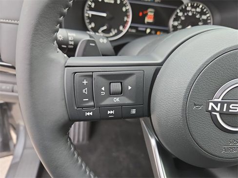 New 2025 Nissan Pathfinder SV w/ Black Appearance Package image 9