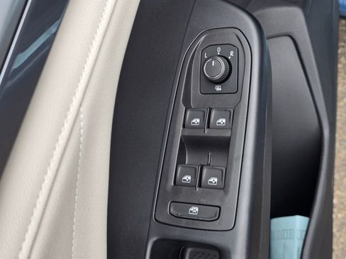 New 2025 Volkswagen Taos SEL image 23