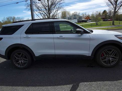 New 2026 Ford Explorer ST-Line w/ ST-Line Street Pack AWD/4WD image 9