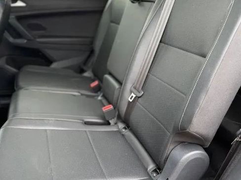 Used 2019 Volkswagen Tiguan SE FWD image 18