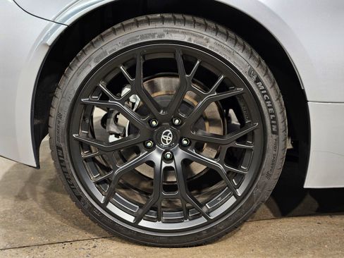 New 2025 Toyota GR86 Premium image 18