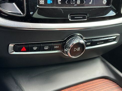 Used 2025 Volvo V60 B5 Cross Country Plus image 22