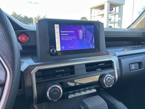 Used 2025 Toyota Tacoma TRD Off-Road image 22