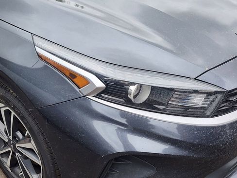Used 2022 Kia Forte LXS FWD image 3