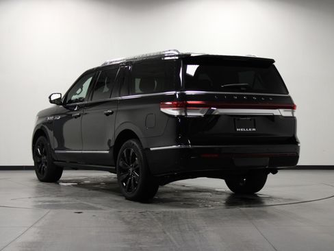 Used 2022 Lincoln Navigator L Reserve w/ Monochromatic Package image 6