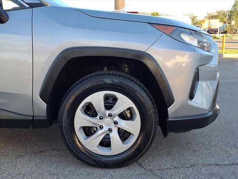 Used 2021 Toyota RAV4 LE image 7