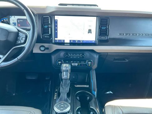 Used 2023 Ford Bronco Wildtrak AWD/4WD image 15