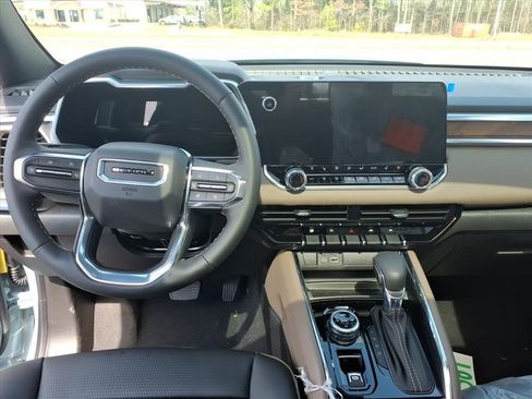 New 2026 GMC Canyon Denali image 16