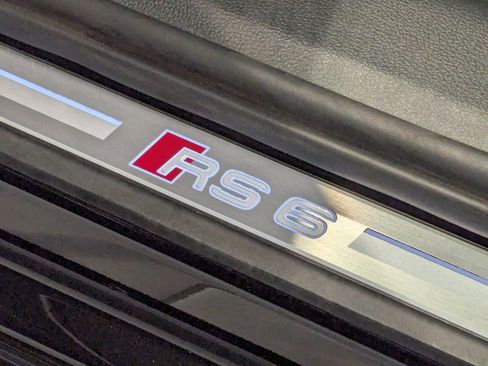 Used 2023 Audi RS 6 w/ Executive Package image 24