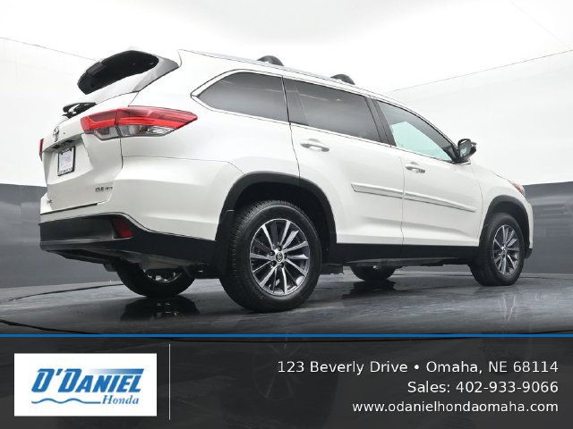 Used 2019 Toyota Highlander XLE w/ Protection Package #3 AWD/4WD image 12