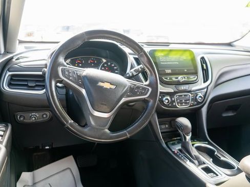 Used 2022 Chevrolet Equinox Premier image 13