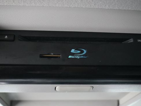 Used 2015 Toyota Sequoia Platinum image 16