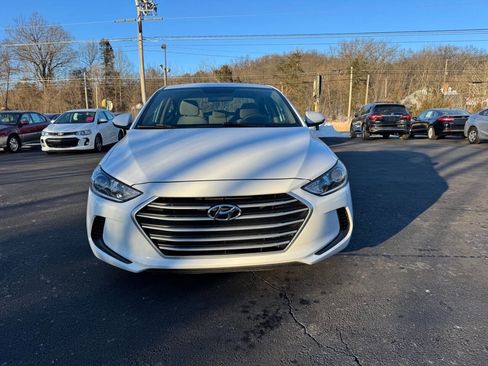 Used 2018 Hyundai Elantra SEL image 3