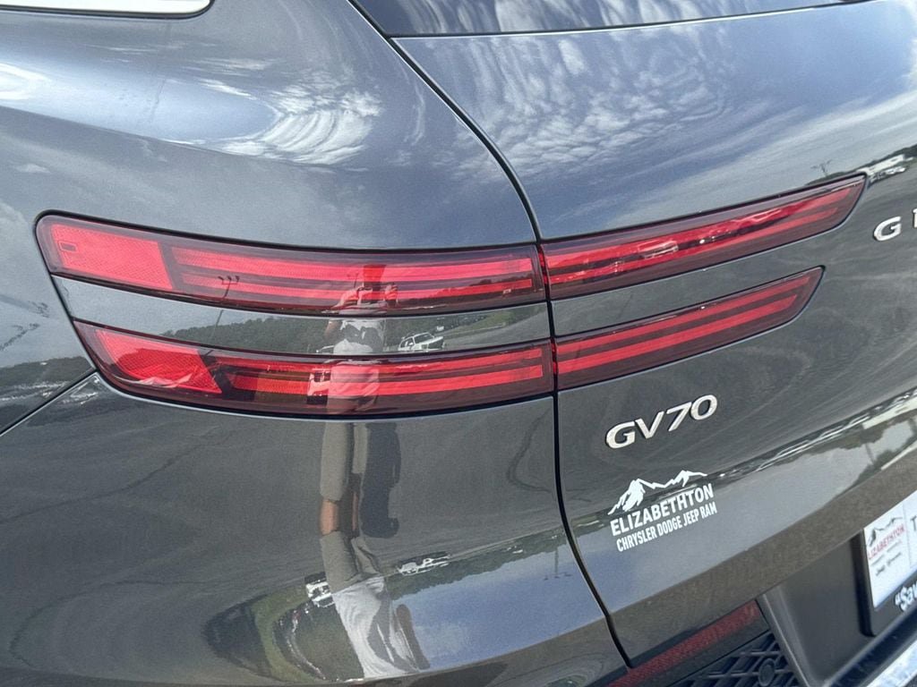 Used 2025 Genesis GV70 2.5T AWD/4WD image 10