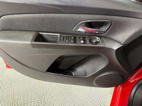 Used 2016 Chevrolet Cruze LT FWD image 9